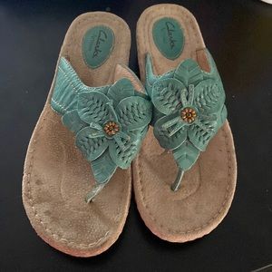 Clarks Artisan flip flops